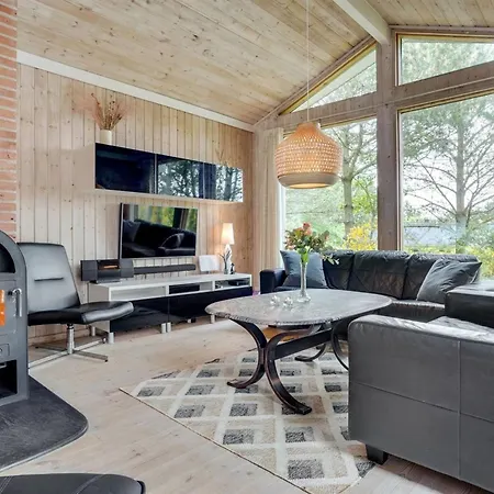 Jaskirt - 125m From The Sea By Interhome